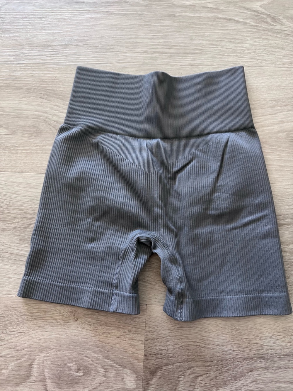 Ribbed Active Shorts in Charcoal